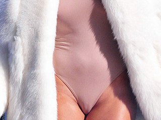 Voyeur Private : Rihannas new style and new cameltoe shots!