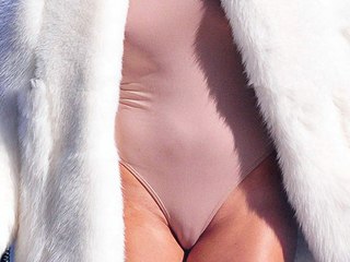 True Voyeur : Free Rihannas new style and fresh cameltoe shots