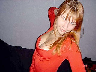 Voyeur Private : Red chick shows upblouse!